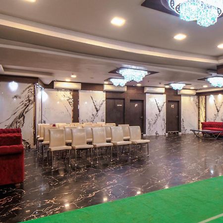 Hotel Orion Crystal Calcutta Extérieur photo