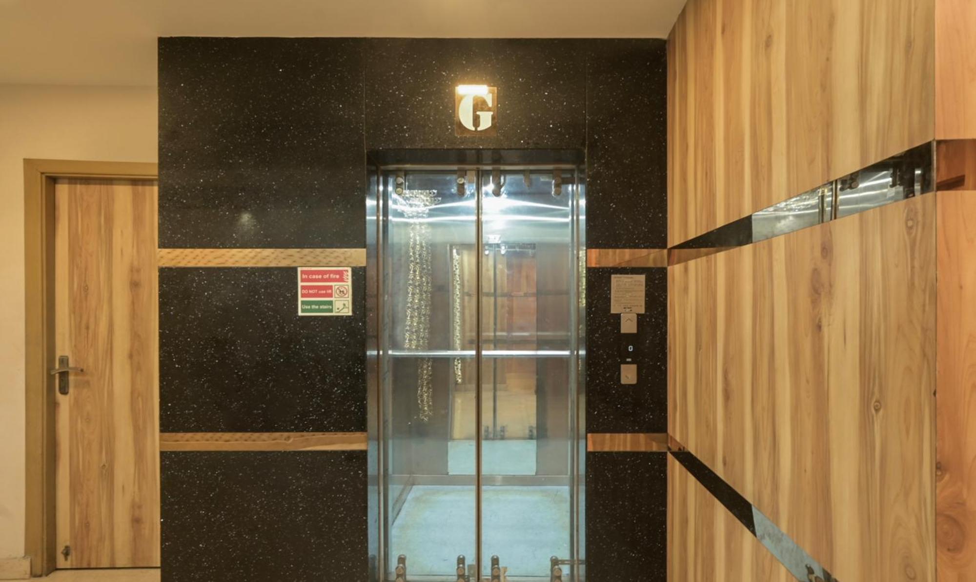 Hotel Orion Crystal Calcutta Extérieur photo
