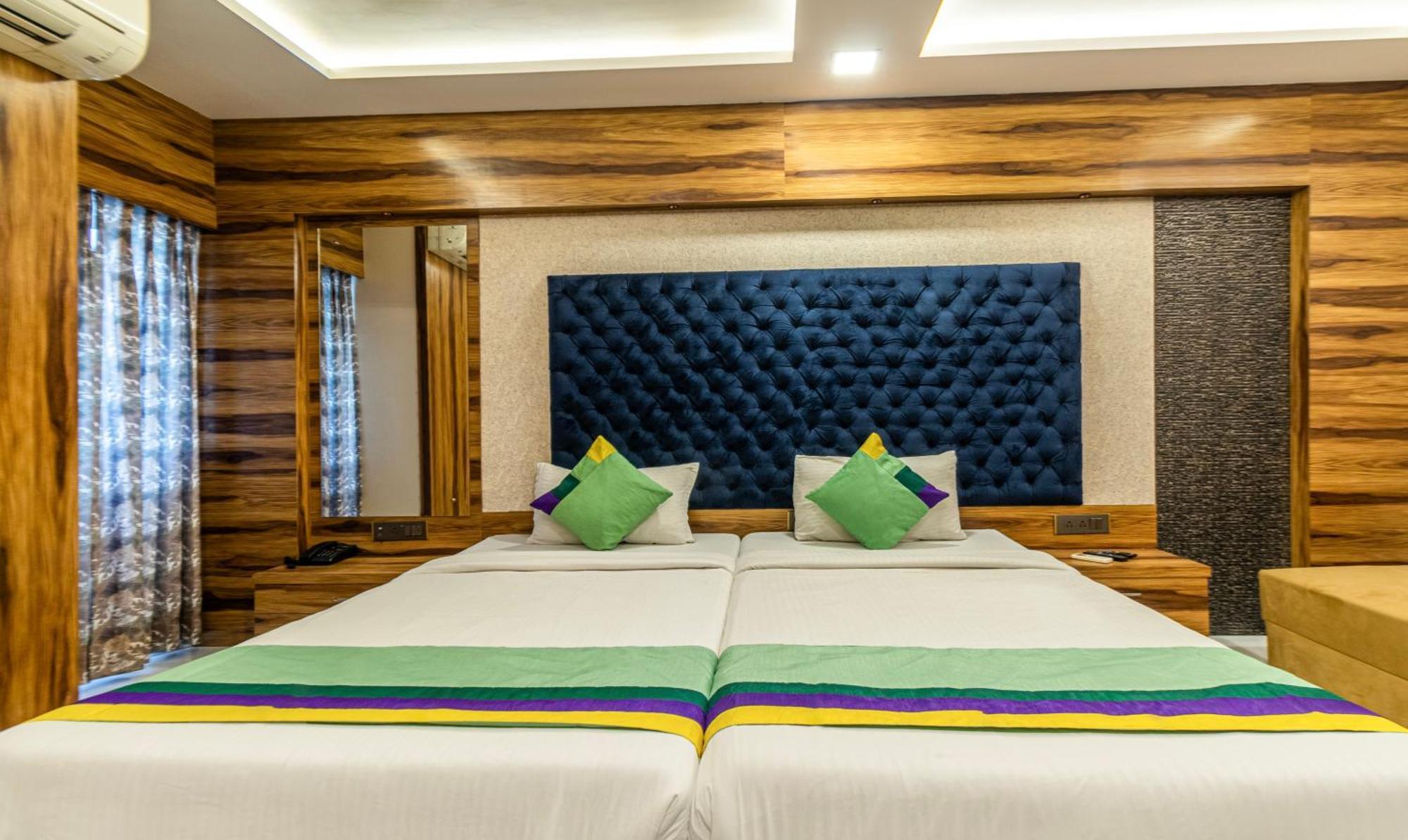 Hotel Orion Crystal Calcutta Extérieur photo