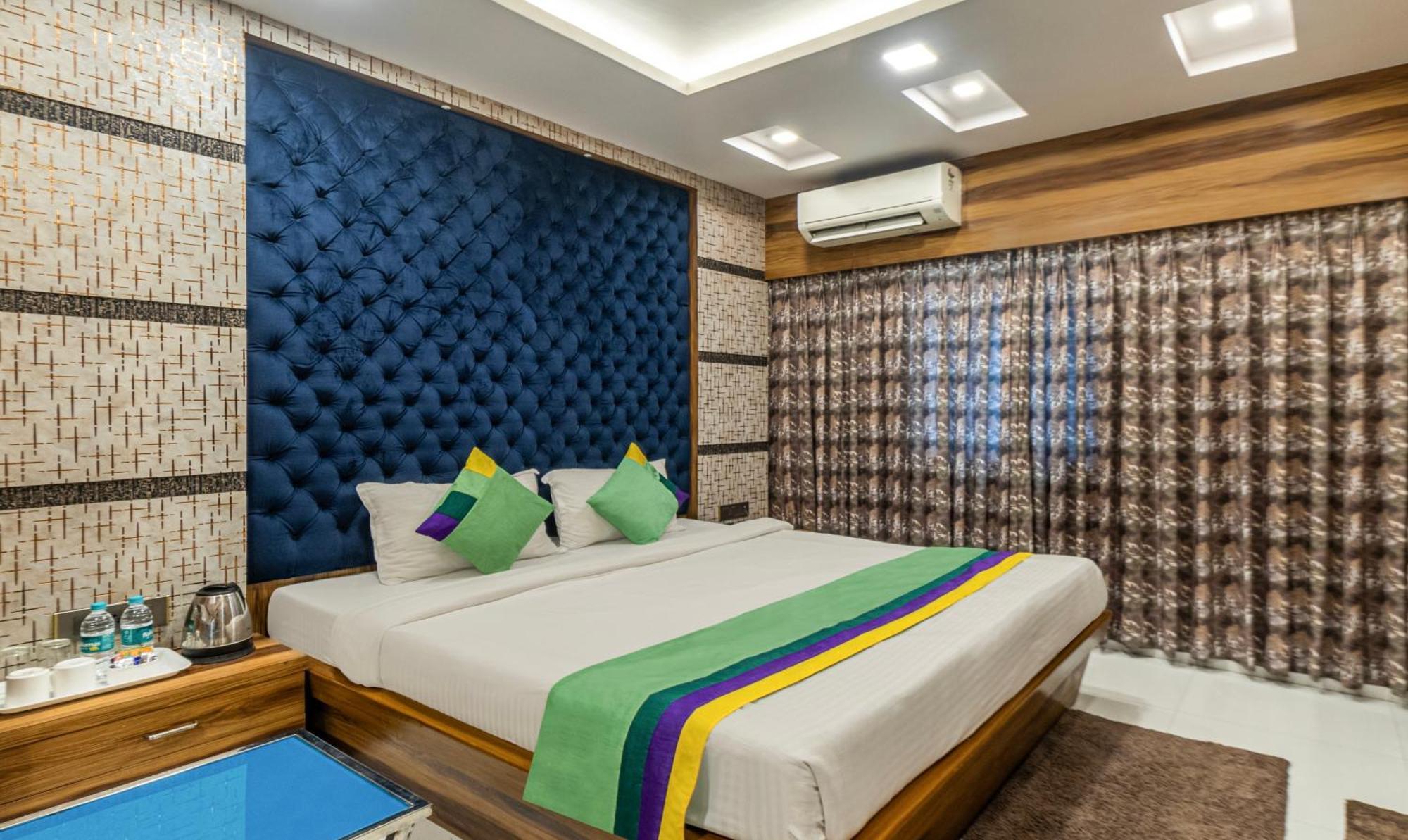Hotel Orion Crystal Calcutta Extérieur photo