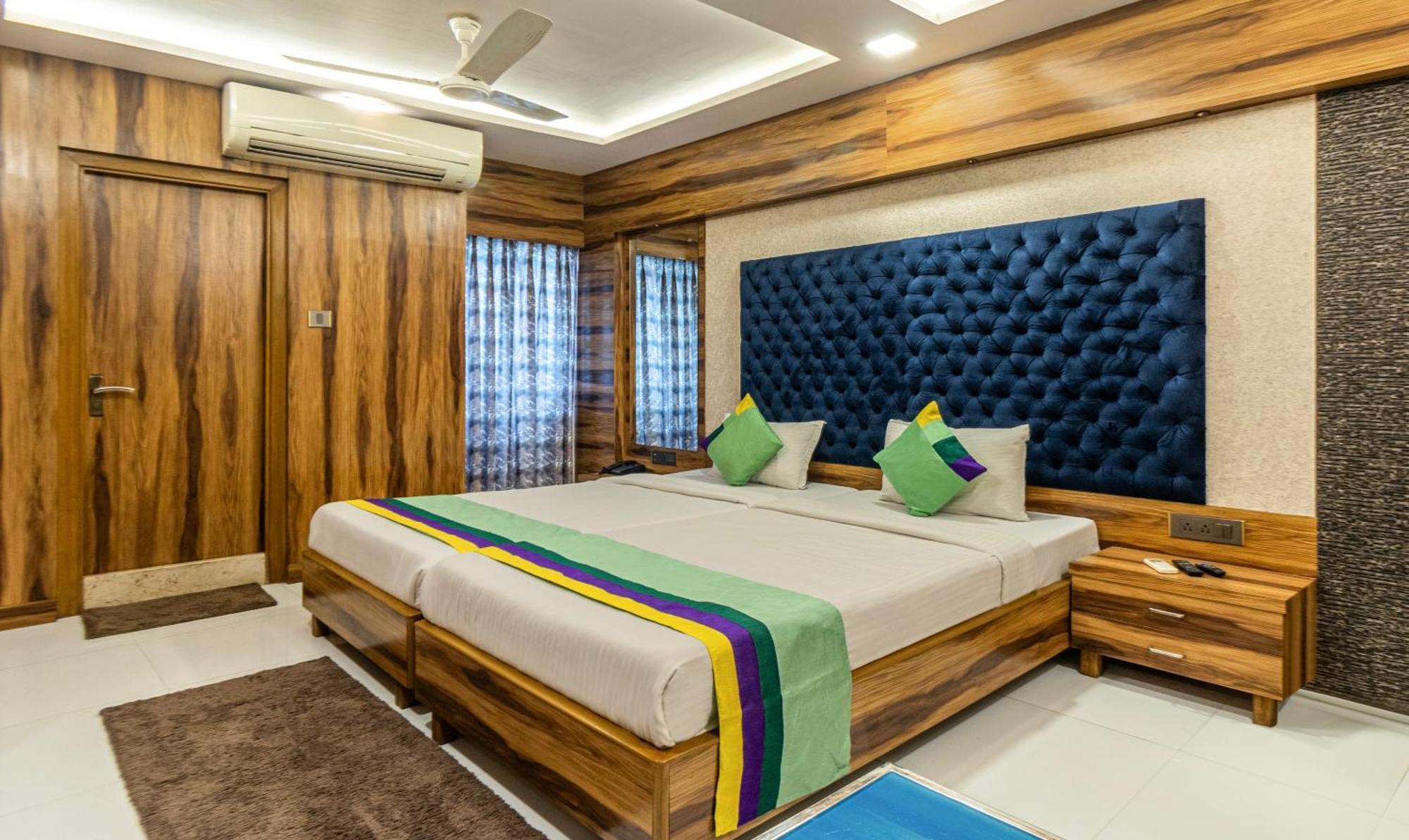 Hotel Orion Crystal Calcutta Extérieur photo