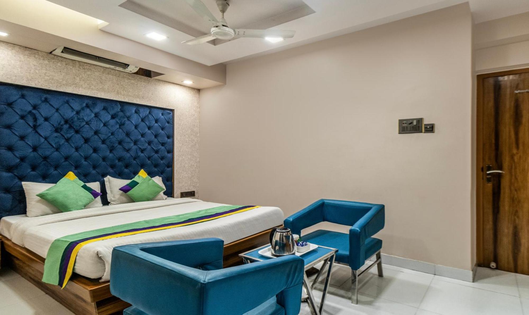 Hotel Orion Crystal Calcutta Extérieur photo