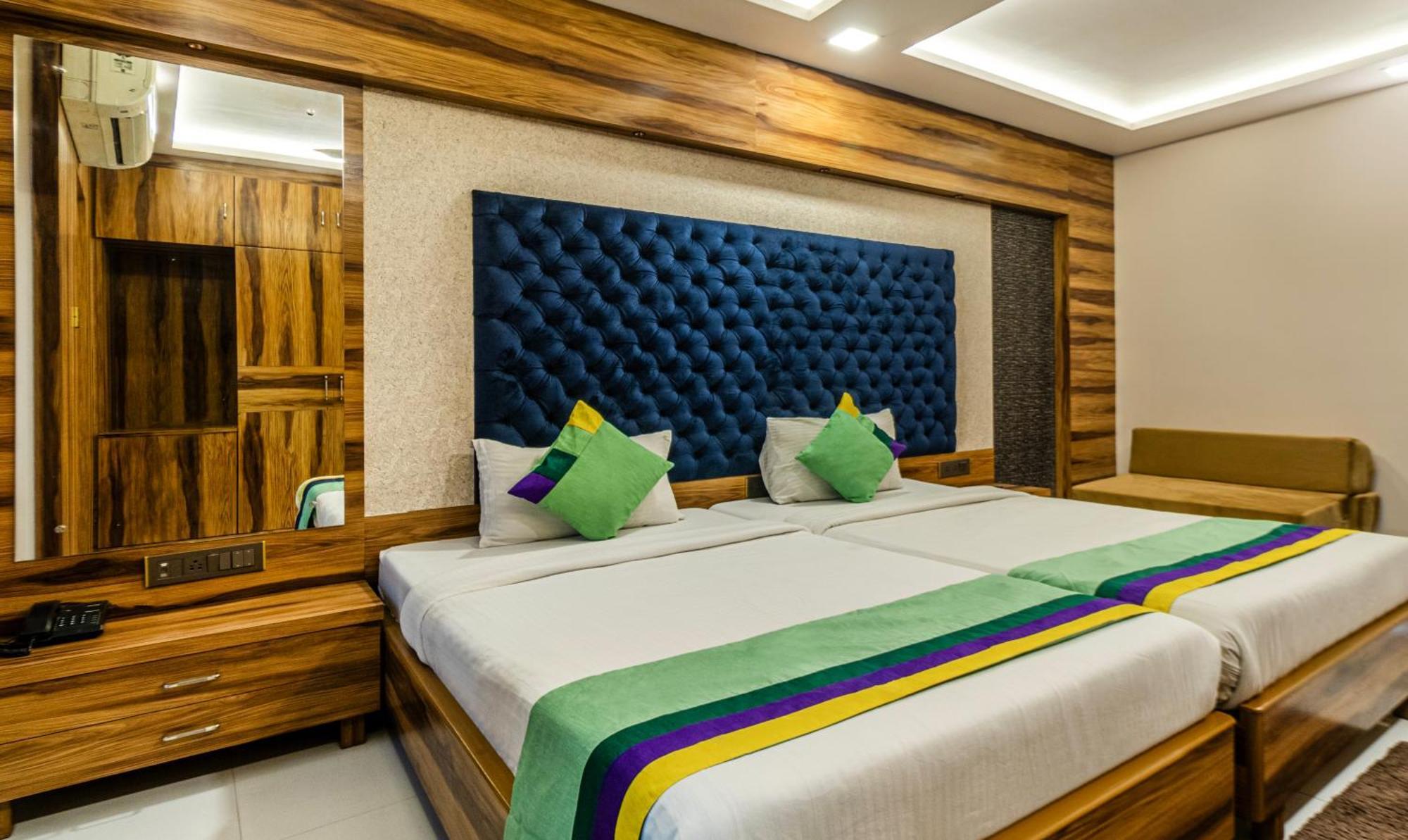 Hotel Orion Crystal Calcutta Extérieur photo
